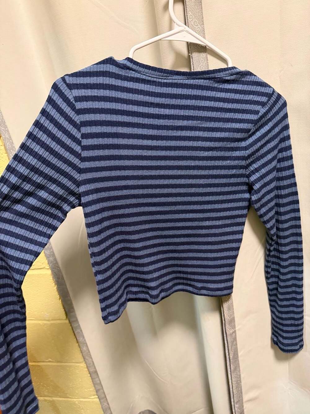 C0029 No Boundaries Striped Star Long Sleeve Crop Top Size S (4-6) - Picture 4 of 5